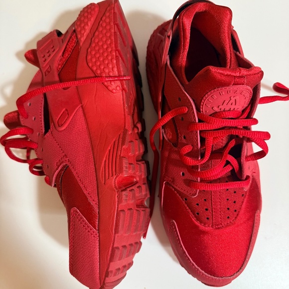 Sneakers - Picture 1 of 5